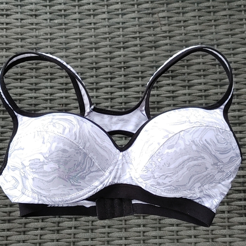 Jessica Simpson women's Bras size 34C